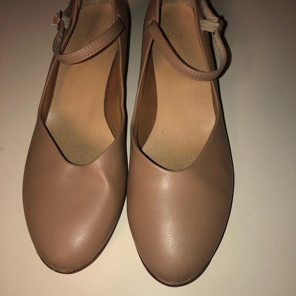 Tan Jazz / Ballroom Dance Shoes with heel. Size7